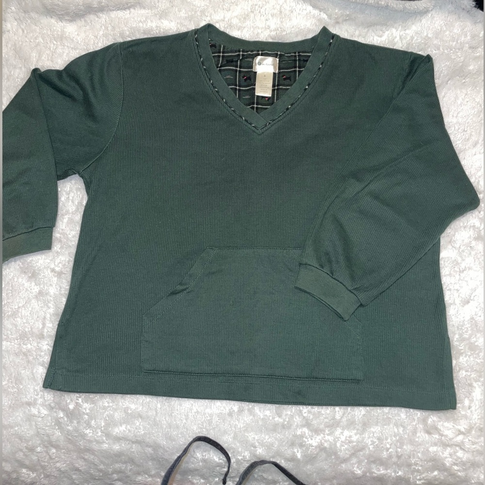 Enchanted Ribbed V Neck Sweater With Pocket